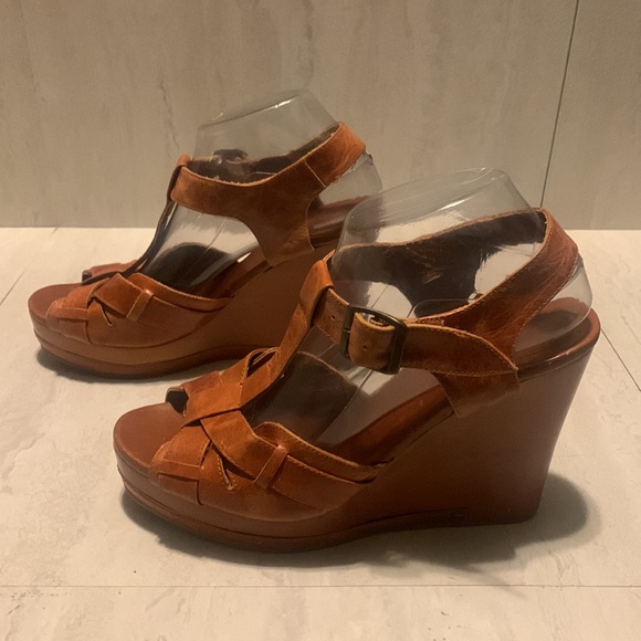 N.Y.L.A. Women's Brown Leather Strap Heeled Sandals Size 10 (FLAWS) - Picture 3 of 15